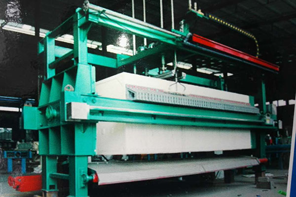 自动水冲�z���o布压滤机